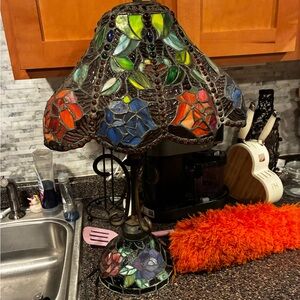 Stained Glass Floral Table Lamp